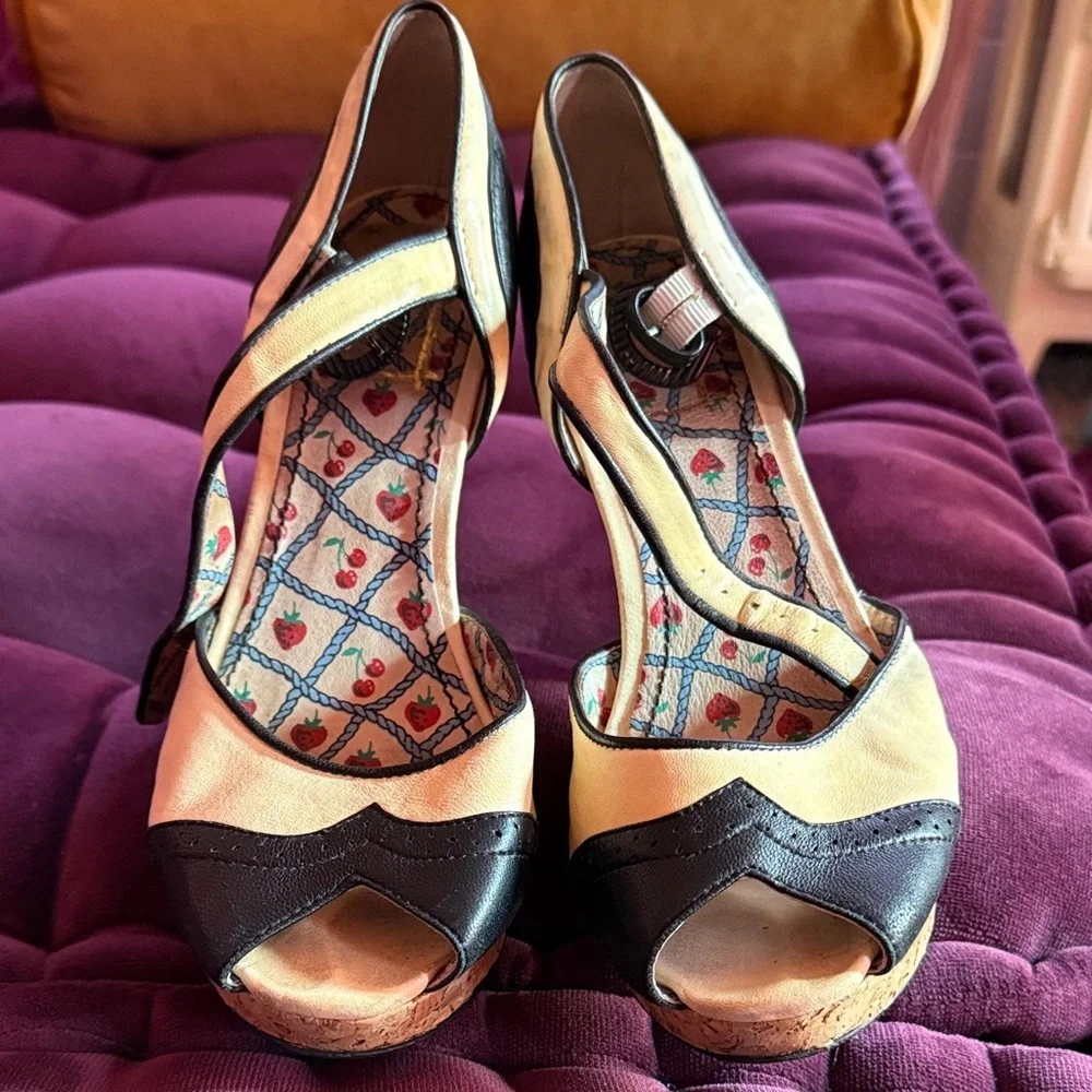 Miss L Fire shoes Elegant Black and Cream Wedge Sandals 9.5